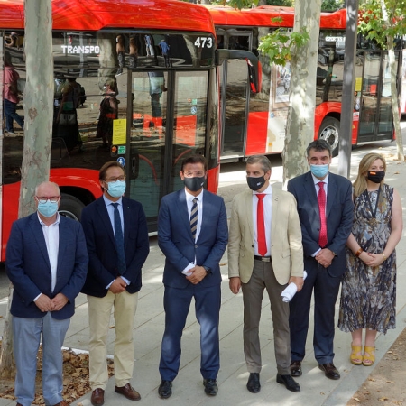 Imagen de la presentación de los nuevos autobuses híbridos de Granada (AYUNTAMIENTO DE GRANADA) Imagen de la presentación de los nuevos autobuses híbridos de Granada (AYUNTAMIENTO DE GRANADA)