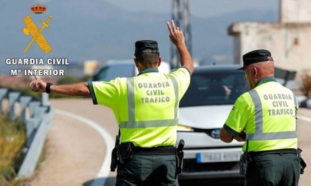 Agentes de la Guardia Civil de tráfico (GUARDIA CIVIL) 
