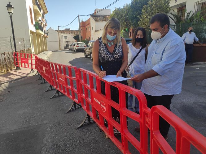 La Alcaldesa de La Zubia, Inmaculada Hernández ha visitado una de las zonas (AYTO. LA ZUBIA) 