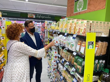 Luis Salvador en el nuevo centro Carrefour Express (AYTO. GRANADA) Luis Salvador en el nuevo centro Carrefour Express (AYTO. GRANADA)