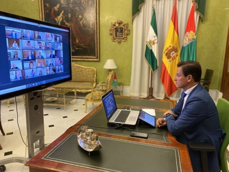 El alcalde de Granada, Luis Salvador, en un encuentro de ayuntamientos contra el decreto de remanentes (AYUNTAMIENTO) El alcalde de Granada, Luis Salvador, en un encuentro de ayuntamientos contra el decreto de remanentes (AYUNTAMIENTO)