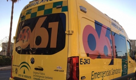 Ambulancia del servicio de emergencias sanitarias 061 - JUNTA DE ANDALUCÍA Ambulancia del servicio de emergencias sanitarias 061 - JUNTA DE ANDALUCÍA