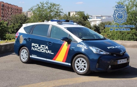 Vehículo de la Policía Nacional (POLICÍA NACIONAL) Vehículo de la Policía Nacional (POLICÍA NACIONAL)
