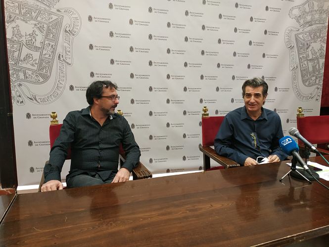 Antonio Cambril y Francisco Ballesteros en rueda de prensa (PODEMOS-IU)