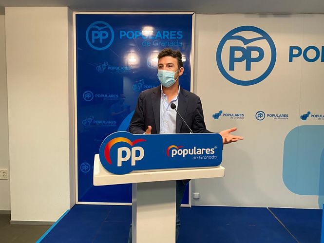 El Secretario General del PP, Jorge Saavedra en rueda de prensa (PP)