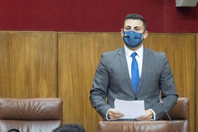 Rafael Caracuel durante su intervención en el Parlamento de Andalucía (PP)
