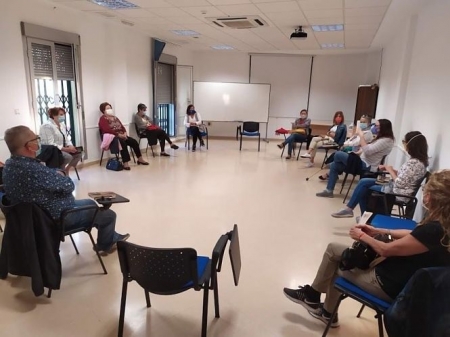 La primera reunión del Club de Lectura de Cúllar Vega de este curso (AYTO. CÚLLAR VEGA) La primera reunión del Club de Lectura de Cúllar Vega de este curso (AYTO. CÚLLAR VEGA)
