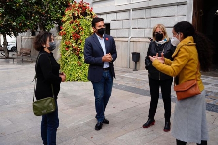 Miembros del Psoe y Gradae tras la reunión (PSOE) Miembros del Psoe y Gradae tras la reunión (PSOE)