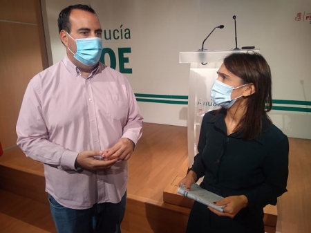 Alex Casares y Olga Manzano en rueda de prensa (PSOE) Alex Casares y Olga Manzano en rueda de prensa (PSOE)