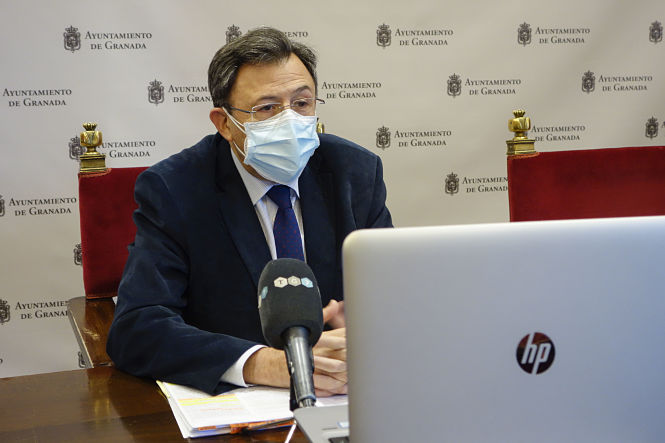 El Concejal de Educación en el AYuntameinto de Granada, Carlos Ruiz-Cosano (JAVIER ALGARRA / AYUNTAMIENTO)