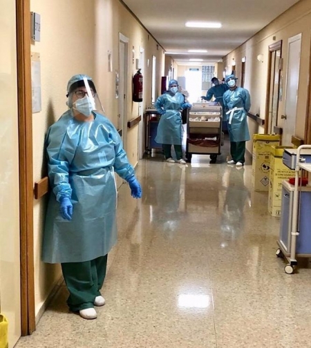 Personal sanitario del Virgen de las Nieves para atender a pacientes covid en el antiguo Clínico (HOSPITAL VIRGEN DE LAS NIEVES) 