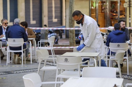 Terraza en Granada (EUROPA PRESS / ÁLEX CÁMARA) Terraza en Granada (EUROPA PRESS / ÁLEX CÁMARA)