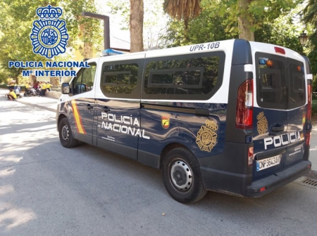 Imagen de un furgón policía local (POLICÍA NACIONAL) Imagen de un furgón policía local (POLICÍA NACIONAL)