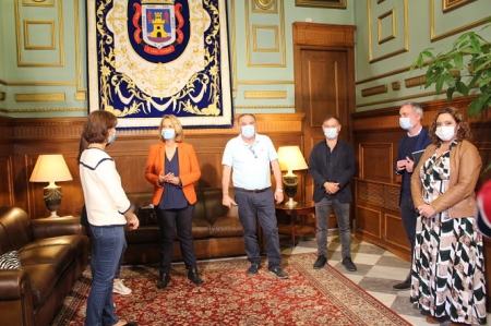 Imagen de la reunión en el Ayuntamiento de Motril (AYTO. MOTRIL) Imagen de la reunión en el Ayuntamiento de Motril (AYTO. MOTRIL)