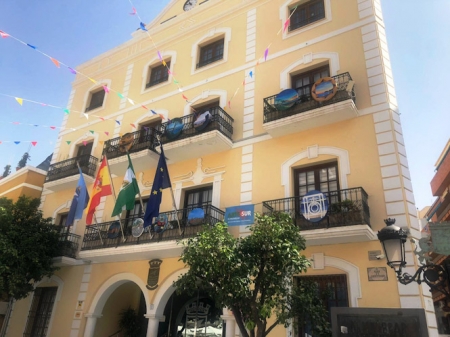 Fachada del Ayuntamiento de Almuñécar (AYTO. ALMUÑÉCAR) Fachada del Ayuntamiento de Almuñécar (AYTO. ALMUÑÉCAR)