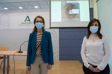 La Delegada de Igualdad, Ana Berrocal y la representante de la Fundación “Márgenes y Vínculos”, Isabel Ramírez Fernández (JUNTA) La Delegada de Igualdad, Ana Berrocal y la representante de la Fundación “Márgenes y Vínculos”, Isabel Ramírez Fernández (JUNTA)