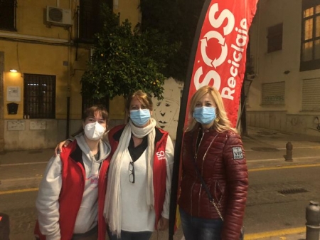 Pepa Rubia en el stand de la campaña `SOS Reciclaje` (AYTO. GRANADA) Pepa Rubia en el stand de la campaña `SOS Reciclaje` (AYTO. GRANADA)