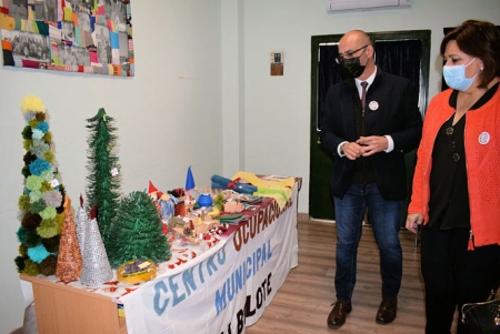El Alcalde de Albolote y la Concejala de Diversidad funcional durante la visita al Centro Ocupacional (AYTO. ALBOLOTE) El Alcalde de Albolote y la Concejala de Diversidad funcional durante la visita al Centro Ocupacional (AYTO. ALBOLOTE)