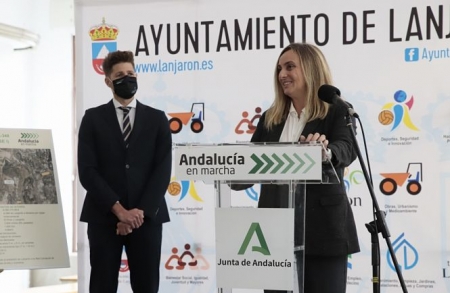 Marifran Carazo durante su visita a Lanjarón (JUNTA)