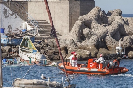 Una lancha de Cruz Roja en el Muelle de Arguineguín, en Gran Canaria (EUROPA PRESS) Una lancha de Cruz Roja en el Muelle de Arguineguín, en Gran Canaria (EUROPA PRESS)