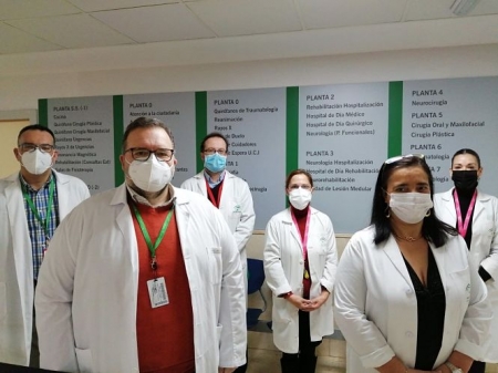 La directora gerente, María Ángeles García Rescalvo, con el equipo directivo de Neurotraumatología y Rehabilitación (JUNTA) La directora gerente, María Ángeles García Rescalvo, con el equipo directivo de Neurotraumatología y Rehabilitación (JUNTA)