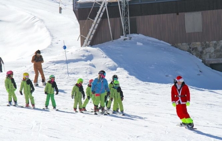 Primer fin de semana de apertura de Sierra Nevada en la temporada 2020/2021, marcada por el Covid (CETURSA) Primer fin de semana de apertura de Sierra Nevada en la temporada 2020/2021, marcada por el Covid (CETURSA)