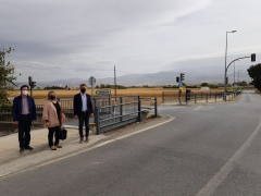 Visita al lugar donde piden la construcción de una rotonda (PP)