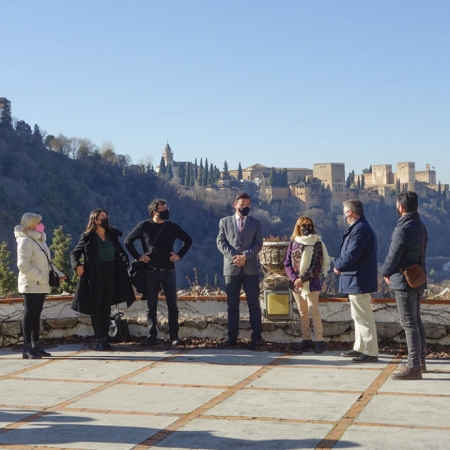 Luis Salvador ha visitado el Barrio del Sacromonte (JAVIER ALGARRA / AYUNTAMIENTO) Luis Salvador ha visitado el Barrio del Sacromonte (JAVIER ALGARRA / AYUNTAMIENTO)