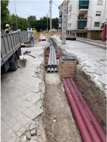 Imagen durante las obras de instalación de la nueva línea en la zona Norte de Granada (ENDESA) Imagen durante las obras de instalación de la nueva línea en la zona Norte de Granada (ENDESA)