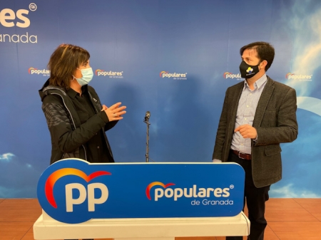 Mónica Castillo y Antonio Narváez durante la rueda de prensa (PP) Mónica Castillo y Antonio Narváez durante la rueda de prensa (PP)