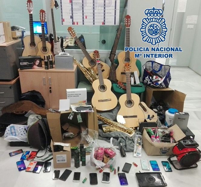 Imagen de los efectos intervenidos (POLICÍA NACIONAL) 