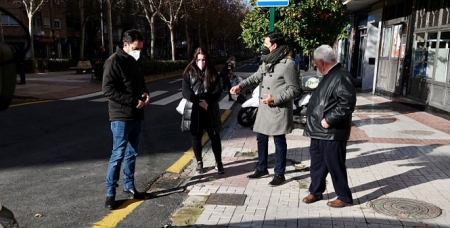 Imagen de la visita a la Avenida Don Bosco (PSOE) Imagen de la visita a la Avenida Don Bosco (PSOE)
