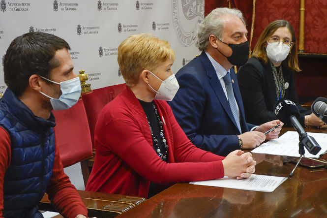 Imagen de la presentación del convenio (JAVIER ALGARRA / AYUNTAMIENTO)