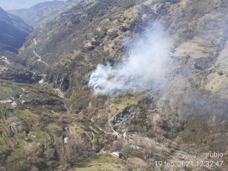 Incendio declarado en el Barranco de Poqueira, en la Alpujarra de Granada (INFOCA) Incendio declarado en el Barranco de Poqueira, en la Alpujarra de Granada (INFOCA)