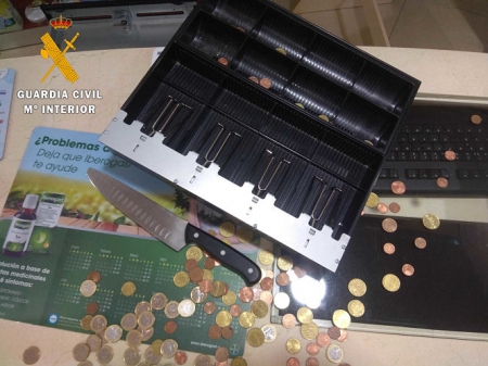 Arma con la que presuntamente se perpetró el atraco (GUARDIA CIVIL) Arma con la que presuntamente se perpetró el atraco (GUARDIA CIVIL)