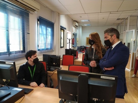 Manuel Olivares y Virginia Fernández han visitado el inicio del proyecto (AYUNTAMIENTO GRANADA) Manuel Olivares y Virginia Fernández han visitado el inicio del proyecto (AYUNTAMIENTO GRANADA)