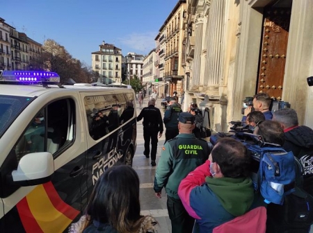 Llegada del acusado de asesinar a su compañera sentimental en Dúrcal al juicio, el pasado lunes (EUROPA PRESS) 