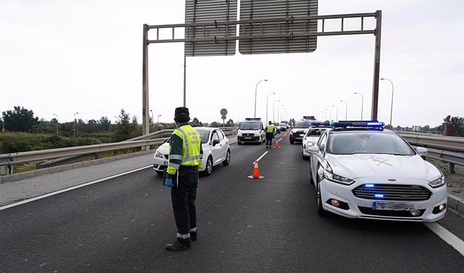 Agentes de la Guardia Civil de tráfico (JUNTA DE ANDALUCÍA) 