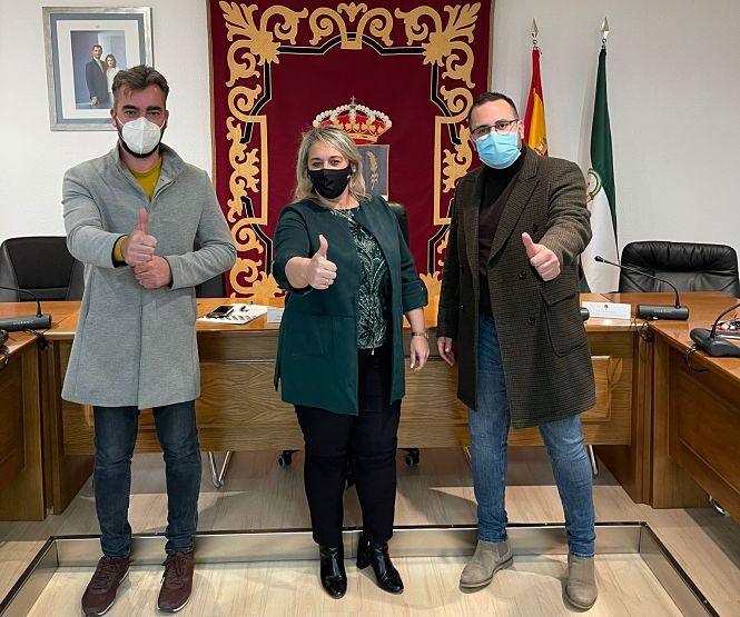 La alcaldesa de Las Gabias junto al primer teniente de alcalde y al concejal de Hacienda (AYTO. LAS GABIAS) 