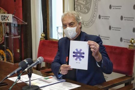 El Concejal de igualdad en el Ayuntamiento de Granada, José Antonio Huertas (JAVIER ALGARRA / AYUNTAMIENTO) El Concejal de igualdad en el Ayuntamiento de Granada, José Antonio Huertas (JAVIER ALGARRA / AYUNTAMIENTO)