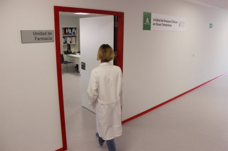 Farmaceútica accede a la unidad de ensayos clínicos (JUNTA DE ANDALUCÍA) Farmaceútica accede a la unidad de ensayos clínicos (JUNTA DE ANDALUCÍA)