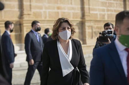 La secretaria general del PSOE- A, Susana Díaz (c), durante el acto con motivo del Día de Andalucía (MARÍA JOSÉ LÓPEZ - EUROPA PRESS)