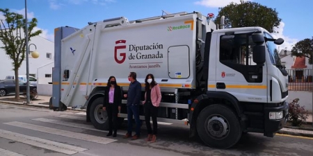 Imagen de la presentación del camión de recogida de residuos (DIPUTACIÓN)
