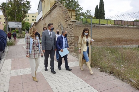 El alcalde de Granada, Luis Salvador, la concejal de Participación Ciudadana, Eva Martín, visita el distrito Beiro (AYUNTAMIENTO DE GRANADA) El alcalde de Granada, Luis Salvador, la concejal de Participación Ciudadana, Eva Martín, visita el distrito Beiro (AYUNTAMIENTO DE GRANADA)