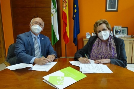 Imagen de la firma del convenio (EASP) Imagen de la firma del convenio (EASP)