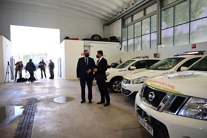 Pablo García y Luis Salvador durante la visita al nuevo punto de vacunación masiva (JUNTA)