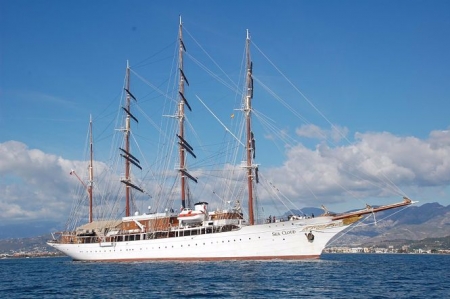 Un velero en el puerto de Motril (PUERTO DE MOTRIL) 