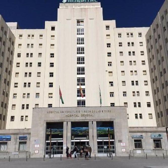 Fachada del Hospital Virgen de las Nieves (JUNTA)