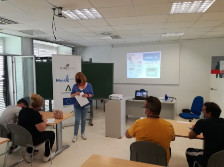 Imagen de uno de los talleres (AYTO. MOTRIL) Imagen de uno de los talleres (AYTO. MOTRIL)
