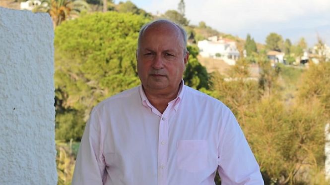 La portavoz de Vox en el Ayuntamiento de Salobreña, Manuel Martín Montero (VOX)